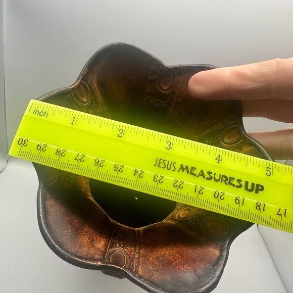 Vintage ornate metal vase - Picture 7 of 10